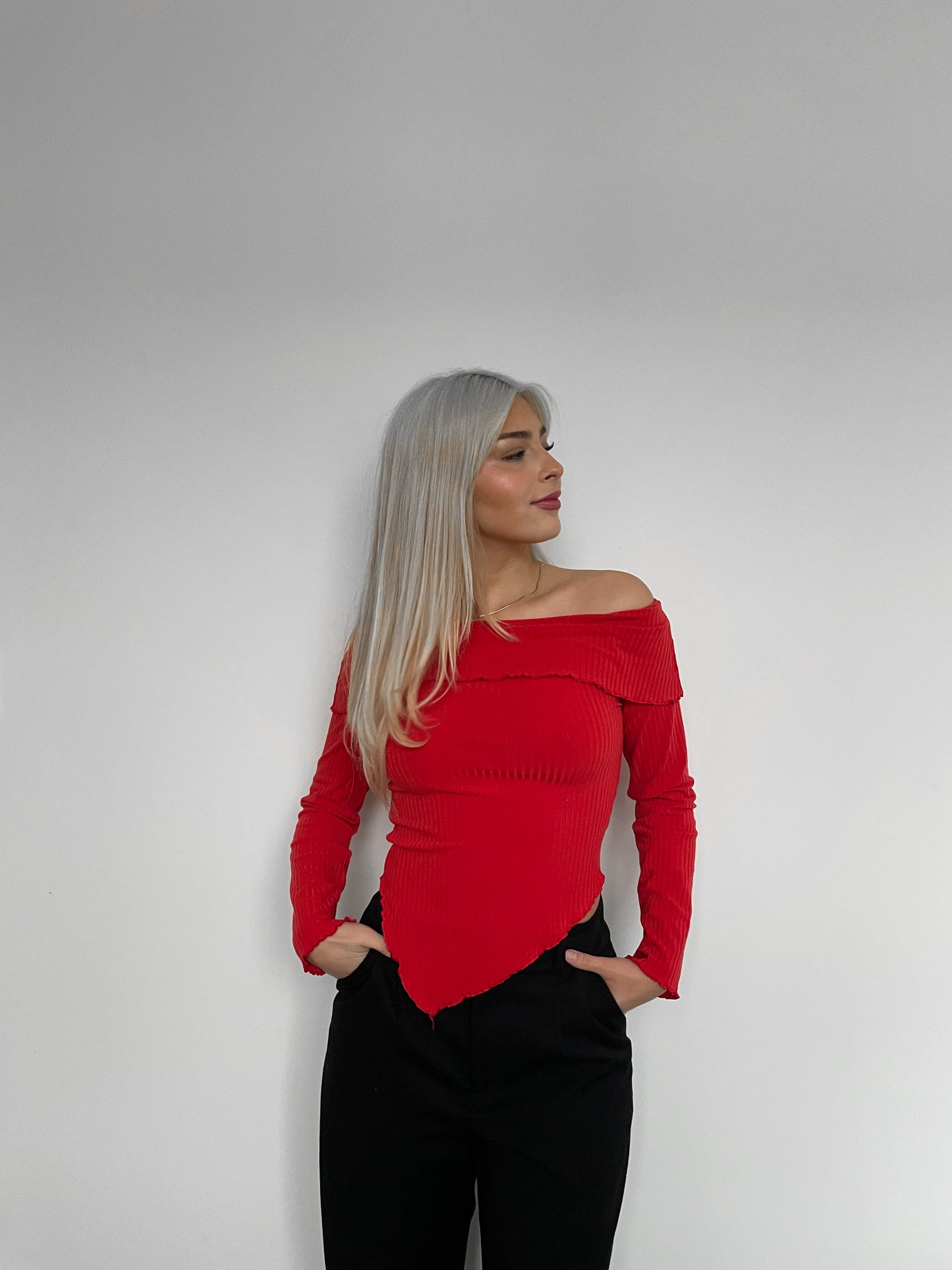 TOP REGINA RED