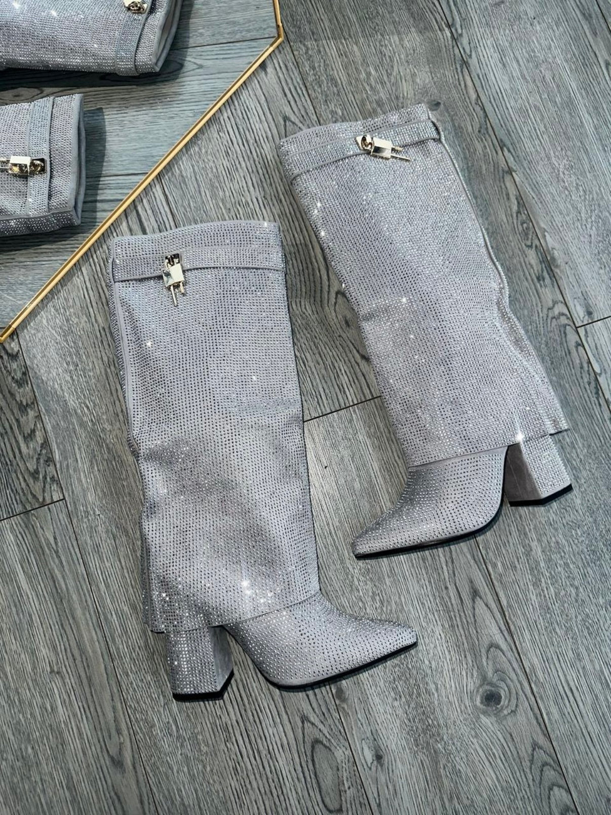 BOTAS GIVE SILVER