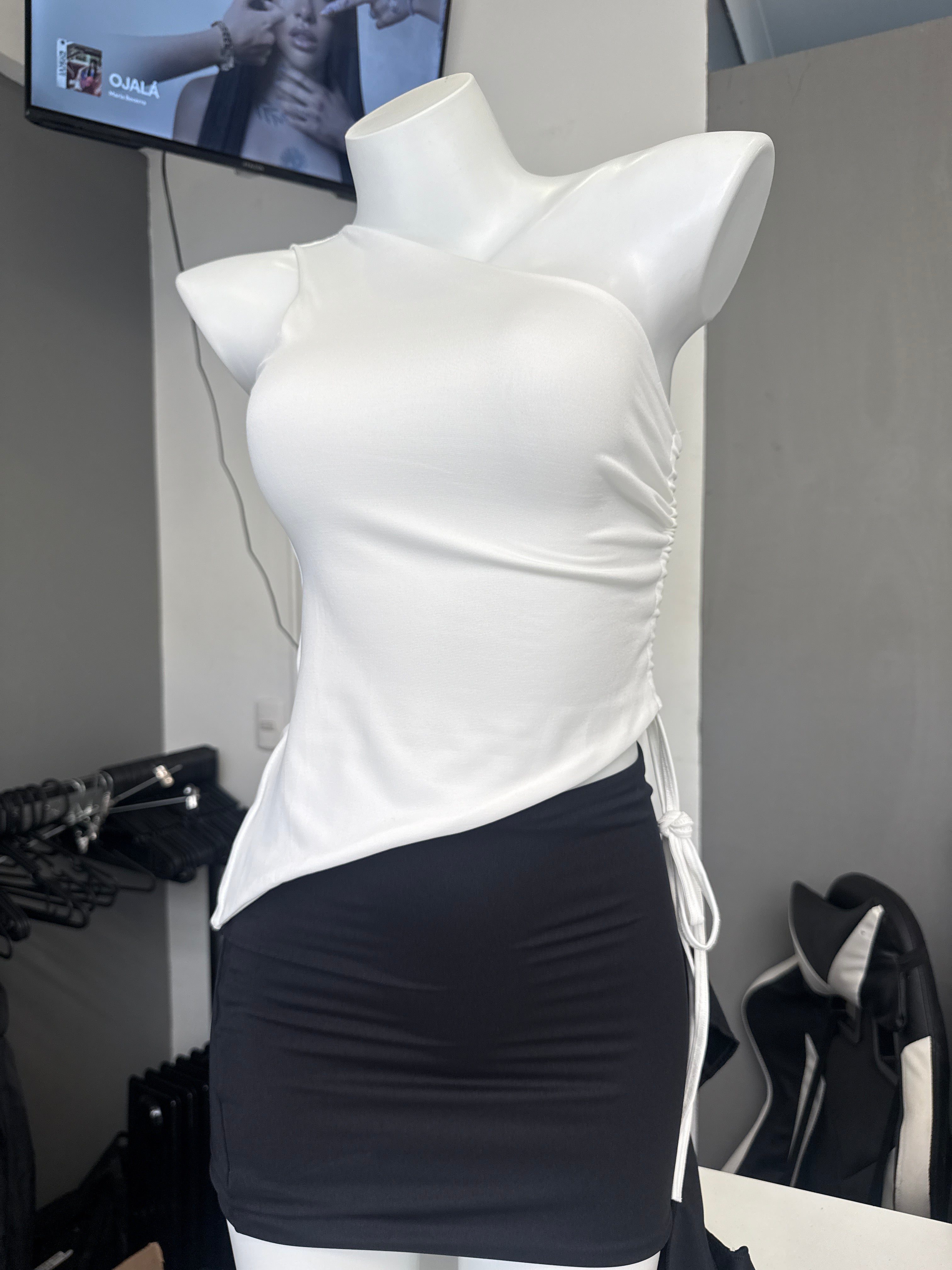 TOP ASIMETRICO WHITE