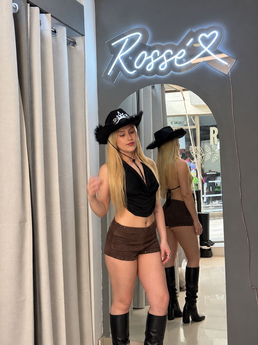 COWGIRL BLACK